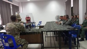 ร่วมประชุม Brief หลังจากการฝึกทดสอบ Helicopter